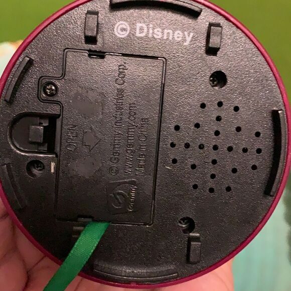 Snow White snow blowing snow globe - Picture 4 of 6